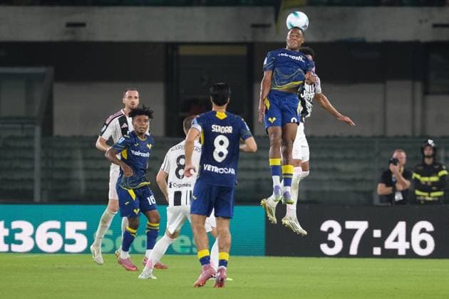 CALCIO - Serie A - Hellas Verona FC vs Juventus FC Amin Sarr of Hellas Verona FC hit the ball during the soccer match between Hellas Verona FC and Juventus FC, MD4 of Serie A Enilive Italian soccer championship 2025 2026 at Marcantonio Bentegodi Stadium on September 20, 2025, Verona, Italy. Verona Italy  Copyright: xIPAxSport ABACAx