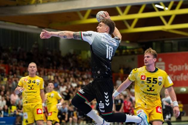 Finn Wolfram TUSEM Essen,No 10 in action DEU, Düsseldorf Krefeld, 20 09 2025 Handball, 2 Bundesliga, Season 2025 2026, 4 Matchday, HSG Krefeld TUSEM Essen