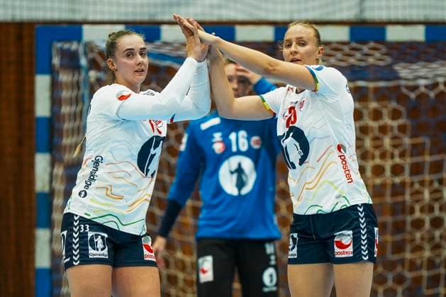 Women s Handball World Cup Qualifiers Croatia Norway Cheb, Czech Republic 20250920 Norway s Thale Rushfeldt Deila and Henny Ella Reistad during the friendly match in women s handball between Croatia and Norway at Sports hall TJ Lokomotiva Photo Terje Pedersen NTB Cheb Czech Republic EDITORIAL USE ONLY RESTRICTED USE FOR BETTING COMPANIES  Copyright: xTerjexPedersenx xNTBx
