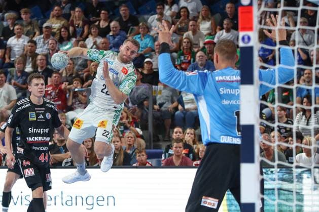 20 09 2025, xgox, Handball Daikin HBL, HC Erlangen SC Magdeburg emspor, v l Lukas Mertens Magdeburg, 22 throws goal, goal scorer, scores goal, scores the goal Nuernberg