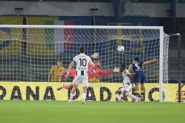 Hellas Verona FC v Juventus FC - Serie A Suat Serdar of Hellas Verona FC scores a second goal, which undergoes a VAR review for offsides, during the soccer match between Hellas Verona FC and Juventus FC, MD4 of the Serie A Enilive Italian soccer championship 2025 2026 at Marcantonio Bentegodi Stadium in Verona, Italy, on September 20, 2025. Verona Italy Italy  Copyright: xRobertoxTommasinix originalFilename:tommasini-hellasve250920_npdBn.jpg
