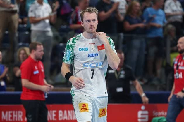 20 09 2025, xgox, Handball Daikin HBL, HC Erlangen SC Magdeburg emspor, v l Felix Claar Magdeburg, 7 disappointed, looks disappointed, disappointed Nuremberg