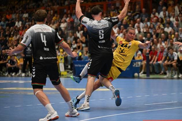 Germany, Handball, 2 Bundesliga, 4 Matchday, 2025 2026, HSG Krefeld Niederrhein vs TuSEM Essen, 20 09 2025, Glockenspitzhalle, Krefeld, Germany, Jörn Persson HSG Krefeld Niederrhein, 34 Copyright: xMarkusxVerwimpx