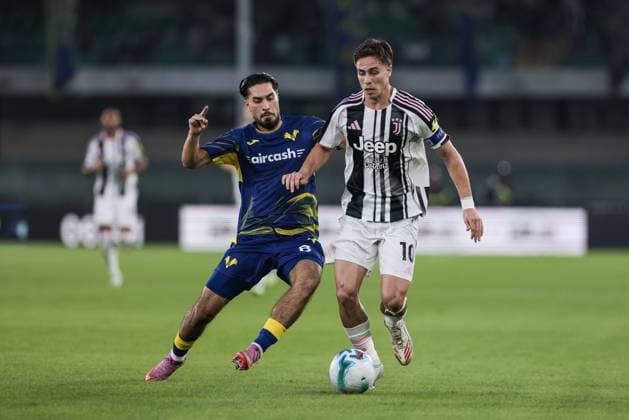 Hellas Verona FC v Juventus FC - Serie A Kenan Yildiz (Juventus FC) is in action during the Serie A football match between Hellas Verona FC and Juventus FC in Verona, Italy, on September 20, 2025, at Stadio Marcantonio Bentegodi. Verona Italy  Copyright: xEmanuelexComincinix originalFilename:comincini-hellasve250920_npEwd.jpg