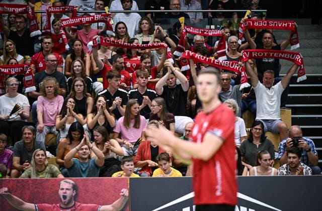 Volleyball 2 Bundesliga season 2025 2026 TV Rottenburg L E Volleys Leipzig 20 09 2025 Rottenburg fans create a great atmosphere in the Volksbank Arena