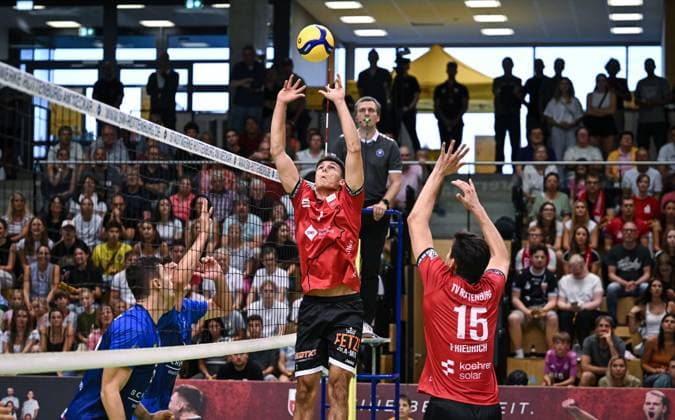 Volleyball 2 Bundesliga season 2025 2026 TV Rottenburg L E Volleys Leipzig 20 09 2025 Milan Kvrzic center, TV Rottenburg and Philipp Friedrich right, TV Rottenburg
