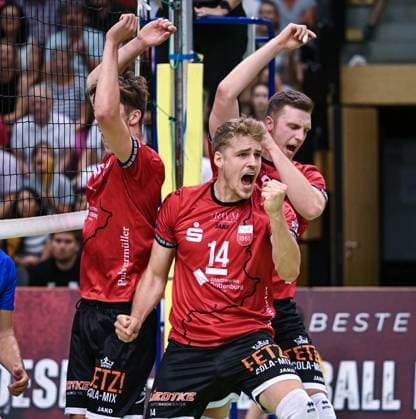 Volleyball 2 Bundesliga Season 2025 2026 TV Rottenburg L E Volleys Leipzig 20 09 2025 JUBEL TV Rottenburg Timon Schippmann center with Niklas Lichtenauer right and Dominik Marjanovic left