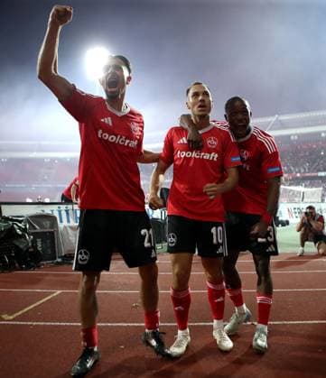 20 09 2025 Soccer Season 2025 2026 2 Soccer Bundesliga 06 Matchday 1 FC Nürnberg FCN Club VfL Bochum Sportfoto Zink DaMa xdaxmax DFL regulations prohibit any use of photographs as image sequences and or quasi video only for editorial use Jubel Freude Torjubel nach Tor zum 1 0 Berkay Yilmaz 21, 1 FC Nürnberg FCN Julian Justvan 10, 1 FC Nürnberg FCN Mohamed Ali Zoma 23, 1 FC Nürnberg FCN jubelt freue sich Torschütze Julian Justvan 10, 1 FC Nürnberg FCN