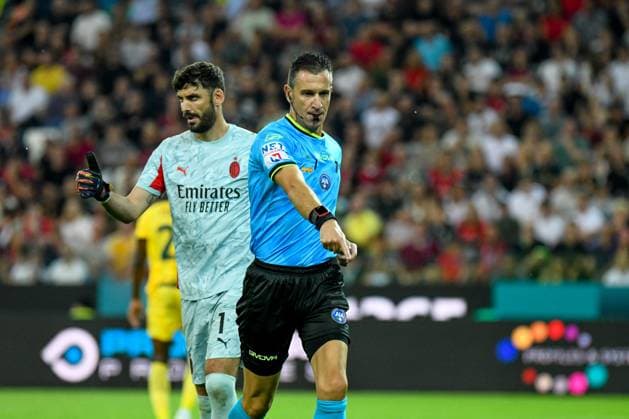 CALCIO - Serie A - Udinese Calcio vs AC Milan The referee of the match Daniele Doveri during Udinese Calcio vs AC Milan, Italian soccer Serie A match in Udine, Italy, September 20 2025 Udine Italy  Copyright: xIPAxSport ABACAx