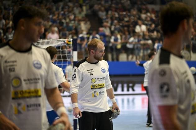 Peter Walz 14 ThSV Eisenach focuses on the game, portrait, single photo DAIKIN Handball ThSV Eisenach vs HSG Wetzlar 20 09 2025 Copyright: xJoshuaxHildebrandtx