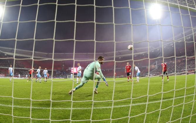20 09 2025 Soccer Season 2025 2026 2 Soccer Bundesliga 06 Matchday 1 FC Nuremberg FCN Club VfL Bochum Sportfoto Zink DaMa xdaxmax DFL regulations prohibit any use of photographs as image sequences and or quasi video only for editorial use Goal Goal Shot to 1 0 Goalscorer Julian Justvan 10, 1 FC Nuremberg FCN gg Timo Horn 1, VfL Bochum