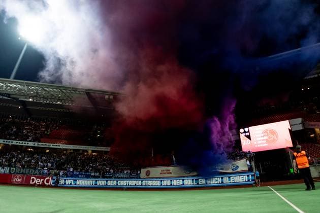 Football, Season 2025 2026, 2 Bundesliga, Max Morlock Stadion, Matchday 6, 1 FC Nürnberg VfL Bochum, 20 09 2025 20 09 2025, Football, Season 2025 2026, 2 Bundesliga, Max Morlock Stadion, Matchday 6, 1 FC Nürnberg VfL Bochum, Choreo Guest Block Fanblock Fans VfL Bochum celebrate the friendship to FC Bayern Munich Photo Lucca Fundel Nuremberg Max Morlock Stadion Bayern Germany