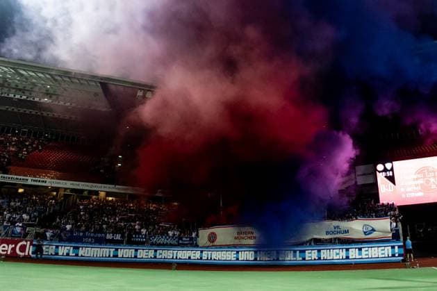 Football, Season 2025 2026, 2 Bundesliga, Max Morlock Stadion, Matchday 6, 1 FC Nürnberg VfL Bochum, 20 09 2025 20 09 2025, Football, Season 2025 2026, 2 Bundesliga, Max Morlock Stadion, Matchday 6, 1 FC Nürnberg VfL Bochum, Choreo Guest Block Fanblock Fans VfL Bochum celebrate the friendship to FC Bayern Munich Photo Lucca Fundel Nuremberg Max Morlock Stadion Bayern Germany