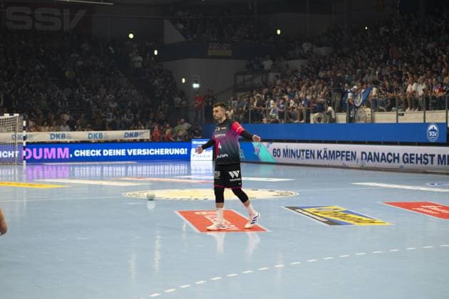 Filip Vistorop 4 HSG Wetzlar ready in goal at DAIKIN Handball ThSV Eisenach vs HSG Wetzlar in Eisenach DAIKIN Handball ThSV Eisenach vs HSG Wetzlar 20 09 2025 Copyright: xJoshuaxHildebrandtx