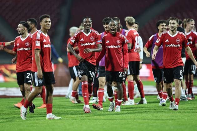 FCN cheers after the first round match of the 2025 2026 season between 1 FC Nuremberg and Vfl Bochum 2 1 in Nuremberg 20 09 2025