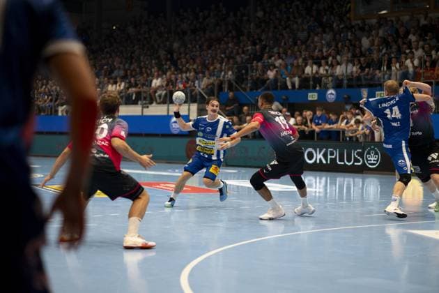 Felix Aellen 22 ThSV Eisenach throws on goal in the Werner Assmann Halle in Eisenach DAIKIN Handball ThSV Eisenach against HSG Wetzlar 20 09 2025 Copyright: xJoshuaxHildebrandtx