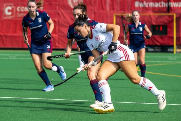 Field Hockey, Bremer HC vs Düsseldorfer HC 0 2, Women 1 Bundesliga, Season 2025 26 21 06 25 , Bremen, Germany, 1 Bundesliga Women Hockey Photo by Axel Kaste Delfina Granatto, 9 Bremer HC, Sturm Bremen Bremer Hockey Club e V Freie Hansestadt Bremen Germany BHC Damen - DHC 20.09.25 LR-0504