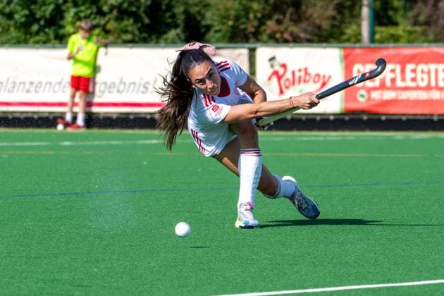 Field Hockey, Bremer HC vs Düsseldorfer HC 0 2, Women 1 Bundesliga, Season 2025 26 21 06 25 , Bremen, Germany, 1 Bundesliga Women Hockey Photo by Axel Kaste Agostina Lovagnini, 10 Bremer HC, Defense Bremen Bremer Hockey Club e V Freie Hansestadt Bremen Germany BHC Damen - DHC 20.09.25 LR-0340