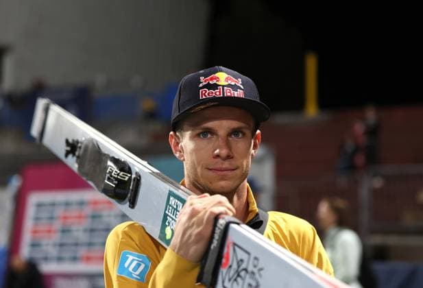FIS Sommer Grand-Prix, Skispringen, Skijumping, Worldcup, Weltcup, Herren, Predazzo, Val di Fiemme, Trampolino dal Ben WELLINGER Andreas (GER) mit Ski auf der Schulter, Kopf, Portrait *** FIS Summer Grand Prix, Ski Jumping, Skijumping, World Cup, World Cup, Men, Predazzo, Val di Fiemme, Trampolino dal Ben WELLINGER Andreas GER with ski on shoulder, head, portrait