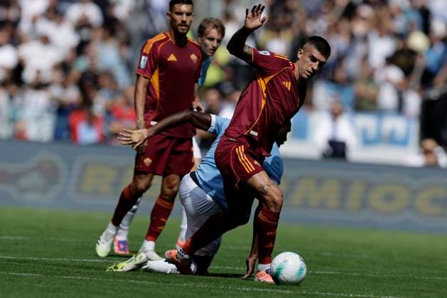 Serie A football match SS Lazio vs AS Roma Roma™s Italian defender Gianluca Mancini challenges for the ball with Lazio™s Senegalese forward Boulaye Dia during the Serie A football match SS Lazio vs AS Roma at Olimpico Stadium on September 21, 2025, in Rome. _BPH2131 Copyright: xAntonioxBalascox