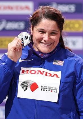 (250921) -- TOKYO, Sept. 21, 2025 -- Silver medalist Chase Jackson of the United States poses during the women s shot put awarding ceremony at the 2025 World Athletics Championships in Tokyo, Japan, Sept. 21, 2025. ) (SP)JAPAN-TOKYO-ATHLETICS-WORLD ATHLETICS CHAMPIONSHIPS-WOMEN S SHOT PUT-AWARDING CEREMONY JiaxHaocheng 