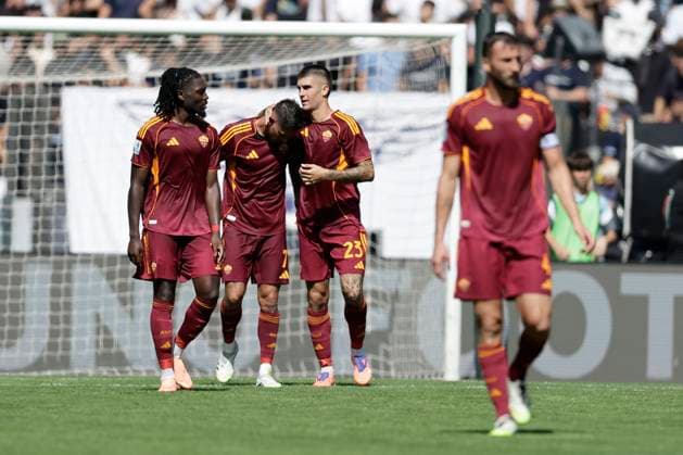Serie A football match SS Lazio vs AS Roma Roma™s Italian midfielder Lorenzo Pellegrini celebrates after scoring a goal with team mate during the Serie A football match SS Lazio vs AS Roma at Olimpico Stadium on September 21, 2025, in Rome. _BPH2965 Copyright: xAntonioxBalascox
