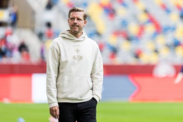 2 Soccer Bundesliga Fortuna Düsseldorf 1895 SV Darmstadt 98 21 09 2025 Florian Kohfeldt Coach SV Darmstadt 98 2 Soccer Bundesliga, Fortuna Düsseldorf 1895 SV Darmstadt 98 Düsseldorf, Merkur Spiel Arena on 21 09 2025 DFL REGULATIONS PROHIBIT ANY USE OF PHOTOGRAPHS AS IMAGE SEQUENCES AND OR QUASI VIDEO Copyright: xBEAUTIFULxSPORTS Wunderlx