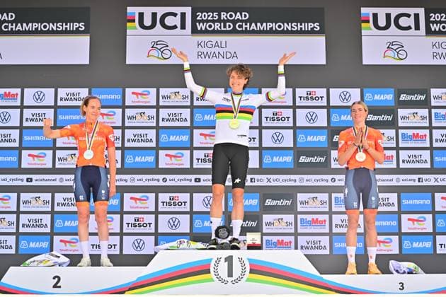 Marlen Reusser Award Ceremony Women Elite ITT Road World Championships 2025 Rwanda Marlen Reusser Switzerland World Champion ahead of Anna van der Breggen, Demi Vollering Netherlands Award Ceremony Individual Time Trial Women Elite Road World Cycling Championships 2025 Road World Championships 2025 UCI Cycling World Championships 31.2 km Kigali, Rwanda 32nd World Championships WE ITT WC 21 09 2025