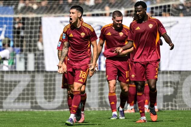 Matias Soule of AS Roma celebrates after Lorenzo Pellegrini (not pictured) scored the goal of 0-1 during the Serie A 2025 2026 football match between SS Laziio and AS Roma at Stadio Olimpico in Roma (Italy), September 21, 2025. andreaxstaccioli