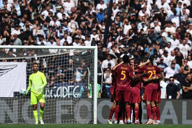 Roma™s Lorenzo Pellegrini celebrates after scoring goal 0-1 during the Serie A soccer match between Lazio and Roma at the Olympic Stadium in Rome, southern italy - Sunday, September 21 , 2025. - Soccer .  Copyright: xAlessandroxGarofalo LaPressex