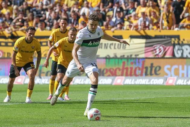 21 09 2025, xtgx, Soccer 2 Bundesliga Dynamo Dresden Hannover 96 emspor, v l Goal to 0 1 by Benedikt Pichler Hannover, 11 DFL DFB REGULATIONS PROHIBIT ANY USE OF PHOTOGRAPHS as IMAGE SEQUENCES and or QUASI VIDEO Dresden