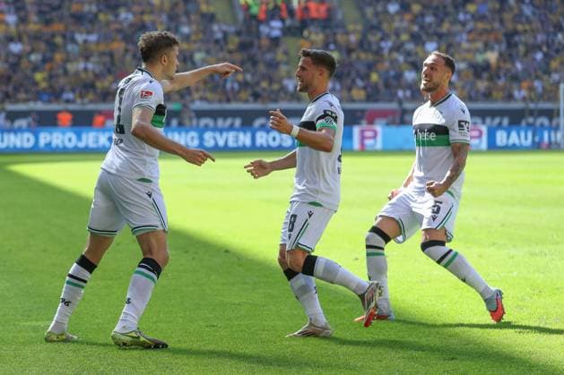 21 09 2025, xtgx, Fußball 2 Bundesliga Dynamo Dresden Hannover 96 emspor, v l jubilation after the 0 1 by Benedikt Pichler Hannover, 11 DFL DFB REGULATIONS PROHIBIT ANY USE OF PHOTOGRAPHS as IMAGE SEQUENCES and or QUASI VIDEO Dresden