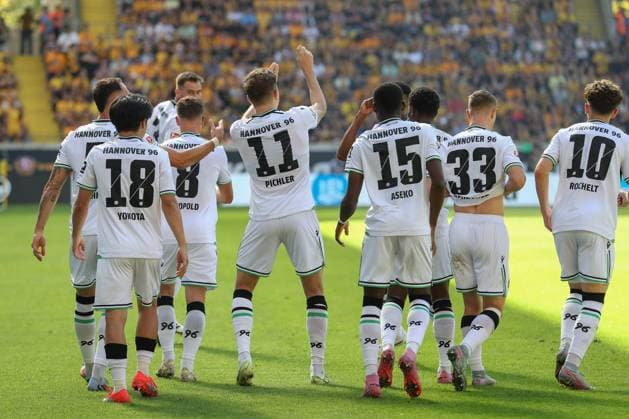 21 09 2025, xtgx, Fußball 2 Bundesliga Dynamo Dresden Hannover 96 emspor, v l jubilation after the 0 1 by Benedikt Pichler Hannover, 11 DFL DFB REGULATIONS PROHIBIT ANY USE OF PHOTOGRAPHS as IMAGE SEQUENCES and or QUASI VIDEO Dresden