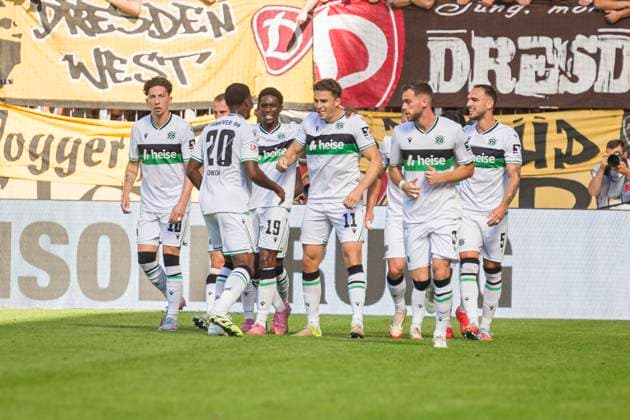 21 09 2025, xomx, Fußball 2 Bundesliga, Dynamo Dresden Hannover 96 v l jubelt, Torjubel, Tor, Goal, Jubel, Freude, freuen zum 0 1 durch einen Strafstoss Elfmeter nach Videobeweis von Benedikt Pichler Hannover 96 DFL DFB REGULATIONS PROHIBIT ANY USE OF PHOTOGRAPHS as IMAGE SEQUENCES and or QUASI VIDEO Dresden