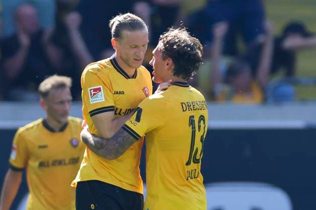 Vinko Sapina (Dynamo Dresden) bejubelt seinen Treffer zum 1:1 mit Julian Pauli (Dynamo Dresden), 2. Bundesliga, Dynamo Dresden v Hannover 96, Rudolf-Harbig-Stadion am 21. September 2025 in Dresden, Deutschland. (Foto von Marco Steinbrenner DeFodi Images) Vinko Sapina (Dynamo Dresden) celebrates after scoring his teams first goal with Julian Pauli (Dynamo Dresden), 2. Bundesliga, Dynamo Dresden v Hannover 96, Rudolf-Harbig-Stadion, September 21, 2025 in Dresden, Germany. (Photo by Marco Steinbrenner DeFodi Images) Vinko Sapina Dynamo Dresden celebrates after scoring his teams first goal with Julian Pauli Dynamo Dresden , 2 Bundesliga, Dynamo Dresden v Hannover 96, Rudolf Harbig Stadion on September 21, 2025 in Dresden, Germany Photo by Marco Steinbrenner DeFodi Images Vinko Sapina Dynamo Dresden celebrates after scoring his teams first goal with Julian Pauli Dynamo Dresden , 2 Bundesliga, Dynamo Dresden v Hannover 96, Rudolf Harbig Stadion, September 21, 2025 in Dresden, Germany Photo by Marco Steinbrenner DeFodi Images