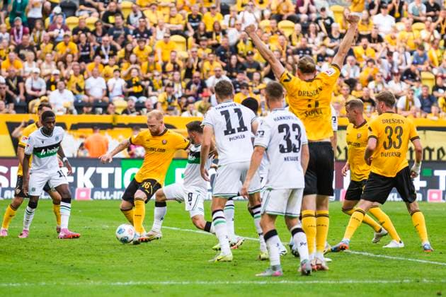 21 09 2025, xomx, Fußball 2 Bundesliga, Dynamo Dresden Hannover 96 v l jubelt, Torjubel, Tor, Goal, Jubel, Freude, freuen zum 2 1 durch Nils Fröhling Dynamo Dresden DFL DFB REGULATIONS PROHIBIT ANY USE OF PHOTOGRAPHS as IMAGE SEQUENCES and or QUASI VIDEO Dresden