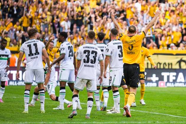 21 09 2025, xomx, Fußball 2 Bundesliga, Dynamo Dresden Hannover 96 v l jubelt, Torjubel, Tor, Goal, Jubel, Freude, freuen zum 2 1 durch Nils Fröhling Dynamo Dresden DFL DFB REGULATIONS PROHIBIT ANY USE OF PHOTOGRAPHS as IMAGE SEQUENCES and or QUASI VIDEO Dresden