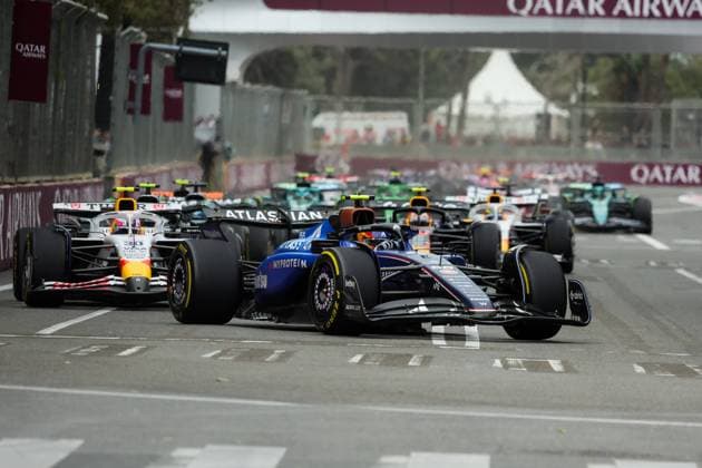 F1 - AZERBAIJAN GRAND PRIX 2025 Start 55 SAINZ Carlos (spa), Williams Racing FW47, action during the 2025 Formula 1 Qatar Airways Azerbaijan Grand Prix, 17th round of the 2025 FIA Formula One World Championship, WM, Weltmeisterschaft from September 19 to 21, 2025 on the Baku City Circuit, in Baku, Azerbaijan -  Copyright: xFLORENTxGOODENx