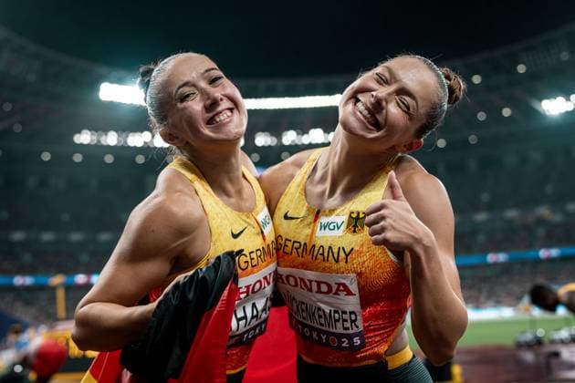 Rebekka Haase (4Ã—100 m Staffel Frauen, Sprintteam Wetzlar), Gina Lueckenkemper (4Ã—100 m Staffel Frauen, SCC Berlin),JPN, Leichtathletik, Athletics, World Athletics Championships 2025, Weltmeisterschaft 2025, Tokio 2025, 21.09.2025, JPN, Leichtathletik, Athletics, World Athletics Championships 2025, Weltmeisterschaft 2025, Tokio 2025, 21.09.2025 Tokio *** Rebekka Haase 4Ã-100 m relay women, Sprintteam Wetzlar , Gina Lueckenkemper 4Ã-100 m relay women, SCC Berlin ,JPN, Leichtathletik, Athletics, World Athletics Championships 2025, Weltmeisterschaft 2025, Tokio 2025, 21 09 2025, JPN, Leichtathletik, Athletics, World Athletics Championships 2025, Weltmeisterschaft 2025, Tokio 2025, 21 09 2025 Tokio Copyright: xStefanxMayerx EP_SMR