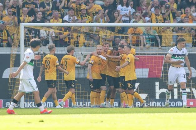 21 09 2025, xtgx, Soccer 2 Bundesliga Dynamo Dresden Hannover 96 emspor, v l jubilation after the 2 1 by Nils Froeling Froeling, Dresden, 16 , Benedikt Pichler Hannover, 11 , Ime Okon Hannover, 20 disappointed, looks disappointed, disappointed DFL DFB REGULATIONS PROHIBIT ANY USE OF PHOTOGRAPHS as IMAGE SEQUENCES and or QUASI VIDEO Dresden