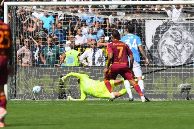 SS Lazio v AS Roma - Serie A ROME, ITALY - SEPTEMBER 21: Lorenzo Pellegrini (7) of AS Roma in action during the Serie A football match between SS Lazio and AS Roma at Stadio Olimpico in Rome, Italy on September 21, 2025. Bartoletti Anadolu Rome Italy. Editorial use only. Please get in touch for any other usage.  Copyright: x2025xAnadoluxBartolettix