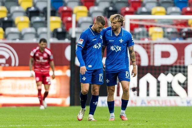 2 Soccer Bundesliga Fortuna Düsseldorf 1895 SV Darmstadt 98 21 09 2025 Cheering after the 0 2 by Fabian Nürnberger SV Darmstadt 98, 15 , Goal, Goal celebration 2 Soccer Bundesliga, Fortuna Düsseldorf 1895 SV Darmstadt 98 Düsseldorf, Merkur Spiel Arena on 21 09 2025 DFL REGULATIONS PROHIBIT ANY USE OF PHOTOGRAPHS AS IMAGE SEQUENCES AND OR QUASI VIDEO Copyright: xBEAUTIFULxSPORTS Wunderlx