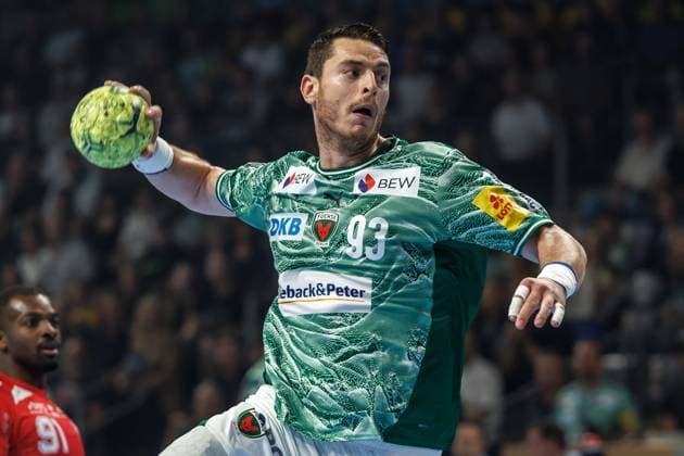 Berlin, 21 09 2025, Handball Bundesliga, Fuechse Berlin MT Melsungen, Matchday 5, Max Schmeling Halle Mijajlo Marsenic Fuechse Berlin throws the ball on goal Fuechse Berlin MT Melsungen
