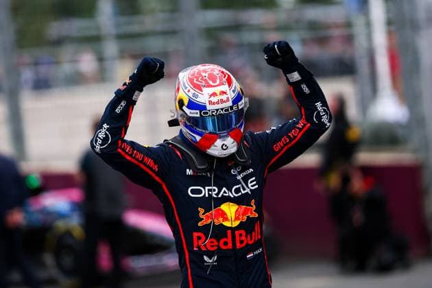 F1 - AZERBAIJAN GRAND PRIX 2025 VERSTAPPEN Max (ned), Red Bull Racing RB21, portrait celebration during the 2025 Formula 1 Qatar Airways Azerbaijan Grand Prix, 17th round of the 2025 FIA Formula One World Championship, WM, Weltmeisterschaft from September 19 to 21, 2025 on the Baku City Circuit, in Baku, Azerbaijan -  Copyright: xEricxAlonsox