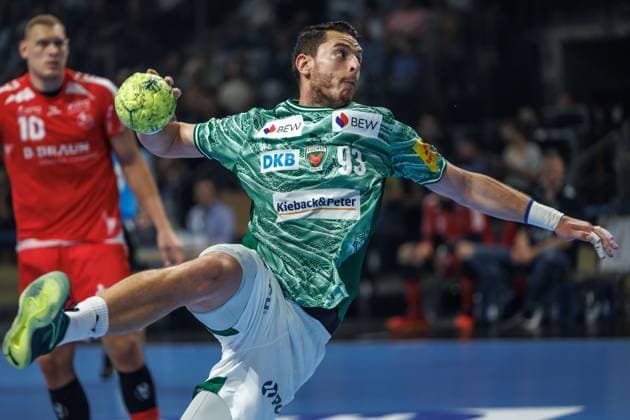 Berlin, 21 09 2025, Handball Bundesliga, Fuechse Berlin MT Melsungen, Matchday 5, Max Schmeling Halle Mijajlo Marsenic Fuechse Berlin throws the ball on goal Fuechse Berlin MT Melsungen
