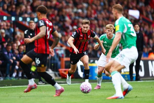 David Brooks of AFC Bournemouth. AFC Bournemouth v Newcastle United, Premier League, Football, Vitality Stadium, Bournemouth, UK - 21 Sep 2025Bournemouth Vitality Stadium United Kingdom EDITORIAL USE ONLY No use with unauthorised audio, video, data, fixture lists, club league logos or live services. Online in-match use limited to 120 images, no video emulation. No use in betting, games or single club league player publications. Copyright: xJamesxMarsh Shutterstockx 15487112ab