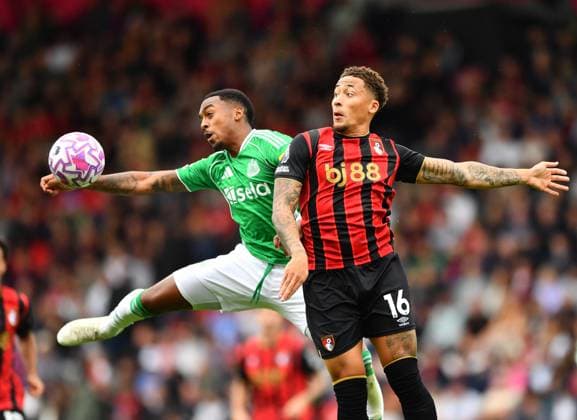 Joe Willock of Newcastle United and Marcus Tavernier of AFC Bournemouth in action - AFC Bournemouth v Newcastle United, Premier League, Vitality Stadium, Bournemouth, UK - 21st September 2025 Editorial Use Only - DataCo restrictions apply AFC Bournemouth v Newcastle United, Premier League, Football, Vitality Stadium, Bournemouth, UK - 21 Sep 2025Bournemouth Vitality Stadium United Kingdom EDITORIAL USE ONLY No use with unauthorised audio, video, data, fixture lists, club league logos or live services. Online in-match use limited to 120 images, no video emulation. No use in betting, games or single club league player publications. Copyright: xMDI Shutterstockx 15492199p
