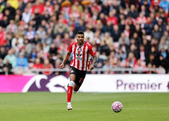 Sunderland v Aston Villa Premier League Reinildo Mandava of Sunderland on the ball during the Premier League match at the Stadium Of Light, Sunderland UK Newspapers OUT Copyright: xFredxPalmerx FIL-22264-0066