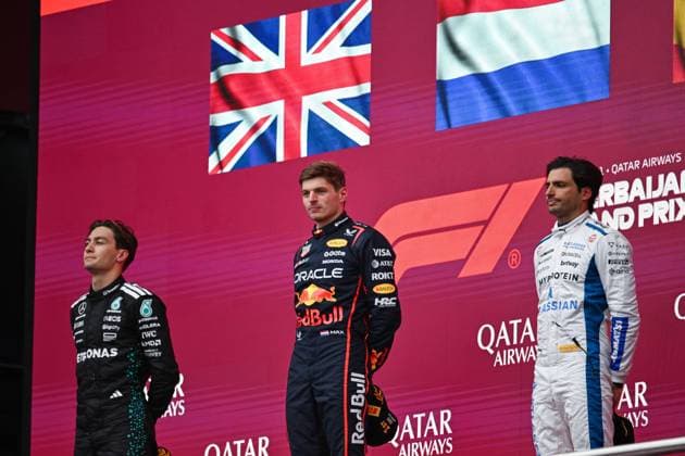 F1 - AZERBAIJAN GRAND PRIX 2025 VERSTAPPEN Max (ned), Red Bull Racing RB21, portrait SAINZ Carlos (spa), Williams Racing FW47, portrait RUSSELL George (gbr), Mercedes AMG F1 Team W16, portrait podium during the 2025 Formula 1 Qatar Airways Azerbaijan Grand Prix, 17th round of the 2025 FIA Formula One World Championship, WM, Weltmeisterschaft from September 19 to 21, 2025 on the Baku City Circuit, in Baku, Azerbaijan -  Copyright: xANTONINxVINCENTx