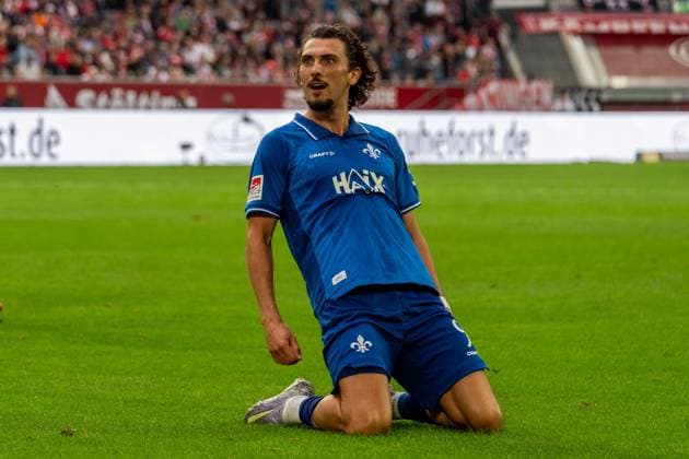 Celebration for the disallowed goal to 0 3 by Fraser Hornby SV Darmstadt 98, 09 , GER, Fortuna Duesseldorf vs SV Darmstadt 98, Football, 2 Bundesliga, Matchday 6, Season 2025 2026, 21 09 2025, DFL REGULATES PROHIBIT ANY USE OF PHOTOGRAPHS AS IMAGE SEQUENCES AND OR QUASI VIDEO, GER, Fortuna Duesseldorf vs SV Darmstadt 98, Football, 2 Bundesliga, Matchday 6, Season 2025 2026, 21 09 2025 Duesseldorf Copyright: xEibner-Pressefoto Jan-NiclasxGrox EP_JGG